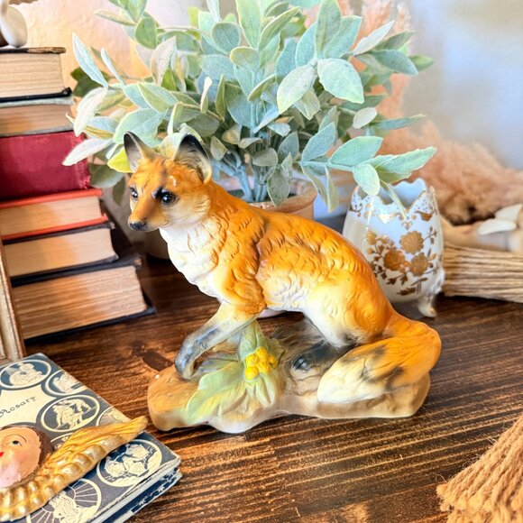 Vintage Porcelain Fox Figurine made in Japan - Picture 6 of 14
